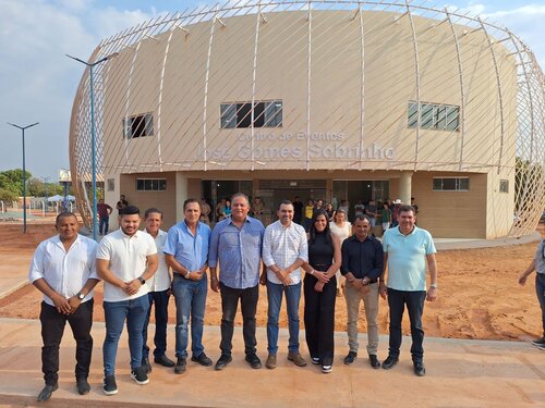 Prefeitura de Mateiros inaugura centro de eventos e poliesportivo, asfalto em ruas e avenidas, além da instalação de energia solar em dependências públicas; Mais de R$ 7 milhões em investimentos