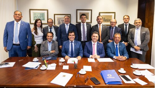 Em Brasília, governador Laurez Moreira reúne-se com bancada federal e apresenta prioridades do Tocantins