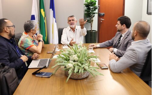 Deputado Amélio Cayres discute ampliação da telefonia móvel em reunião com representantes da Anatel
